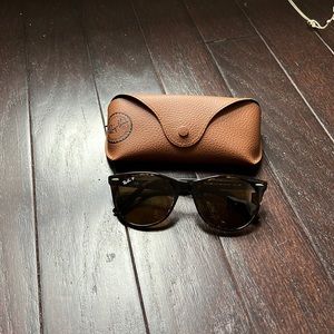Ray-Ban Sunglasses Womens
